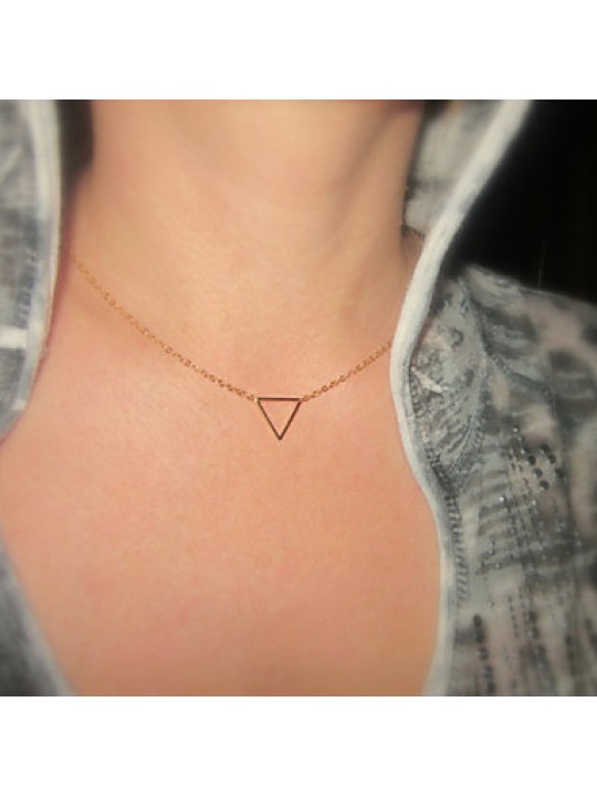 Women's Simplicity Metal Hollow Triangle Pendant Short Necklace