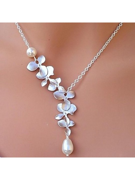 Women's European And AmericanFashionPearl Necklace